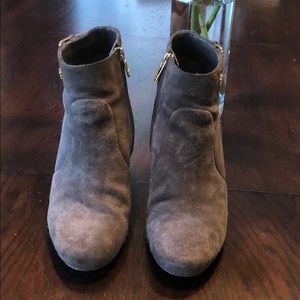 Suede brown Tory wedges